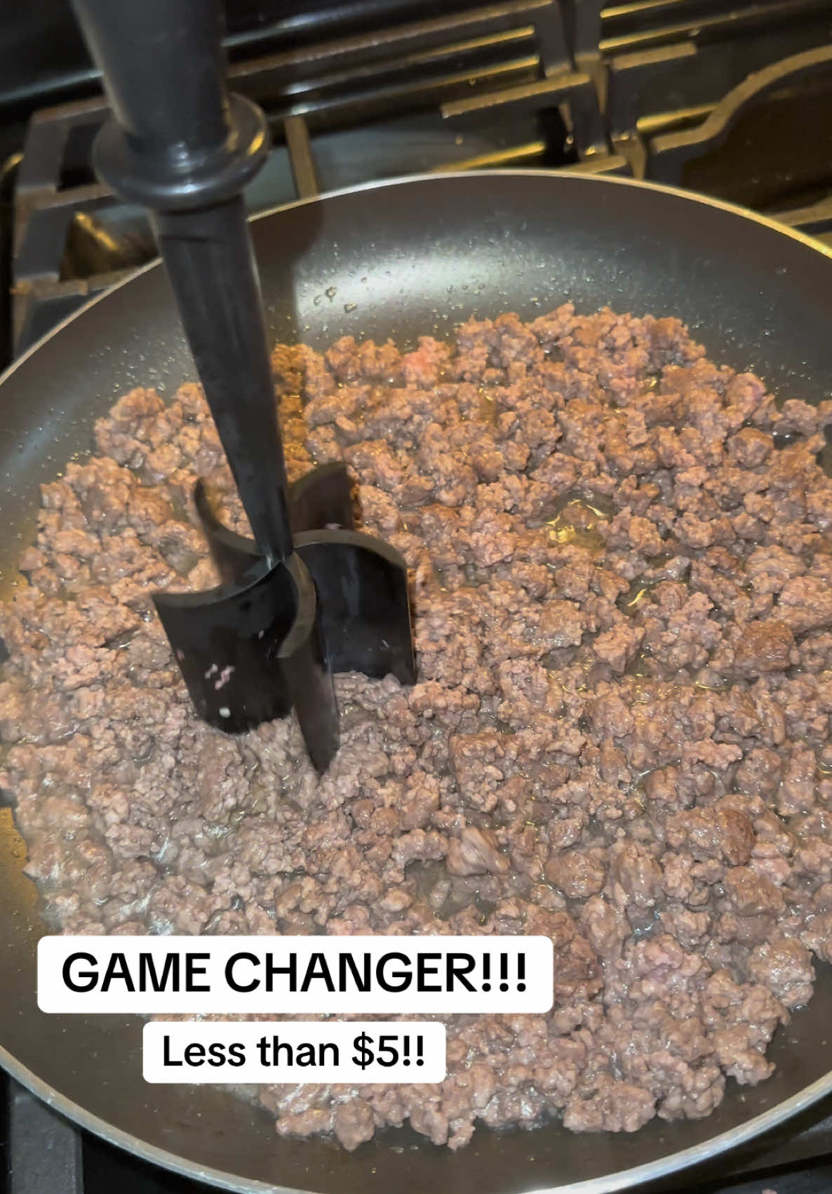 The easiest kitchen tool I’ve ever used!! #fyp #trending #viral #KitchenHacks #kitchengadgets #meatgrinder #easycooking #cooking #TikTokShop #meatchopper 