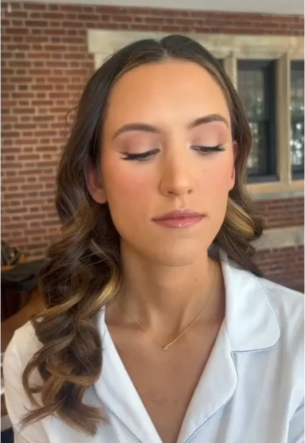 Time for a *close up* 📸 Effortless beauty with these natural makeup looks!  Booking Trials for 2025 Email info@beautyonlocationnj.com #naturalmakeup #bridalmakeup #njweddingmakeupartist #bridalmakeupnj #naturalbridalmakeup #njbridalmakeupartist #njbrides 