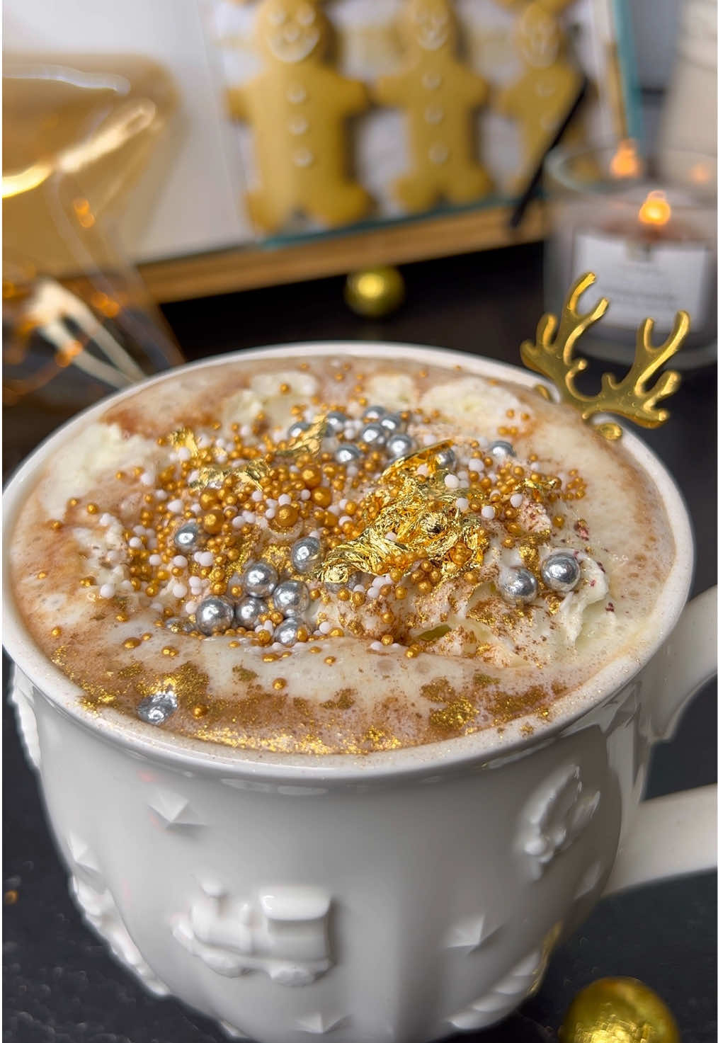 Santa and the hot milk🎅🥛#asmr #asmrsounds #christmas #christmasvibes #hotchocolate #chocolate 