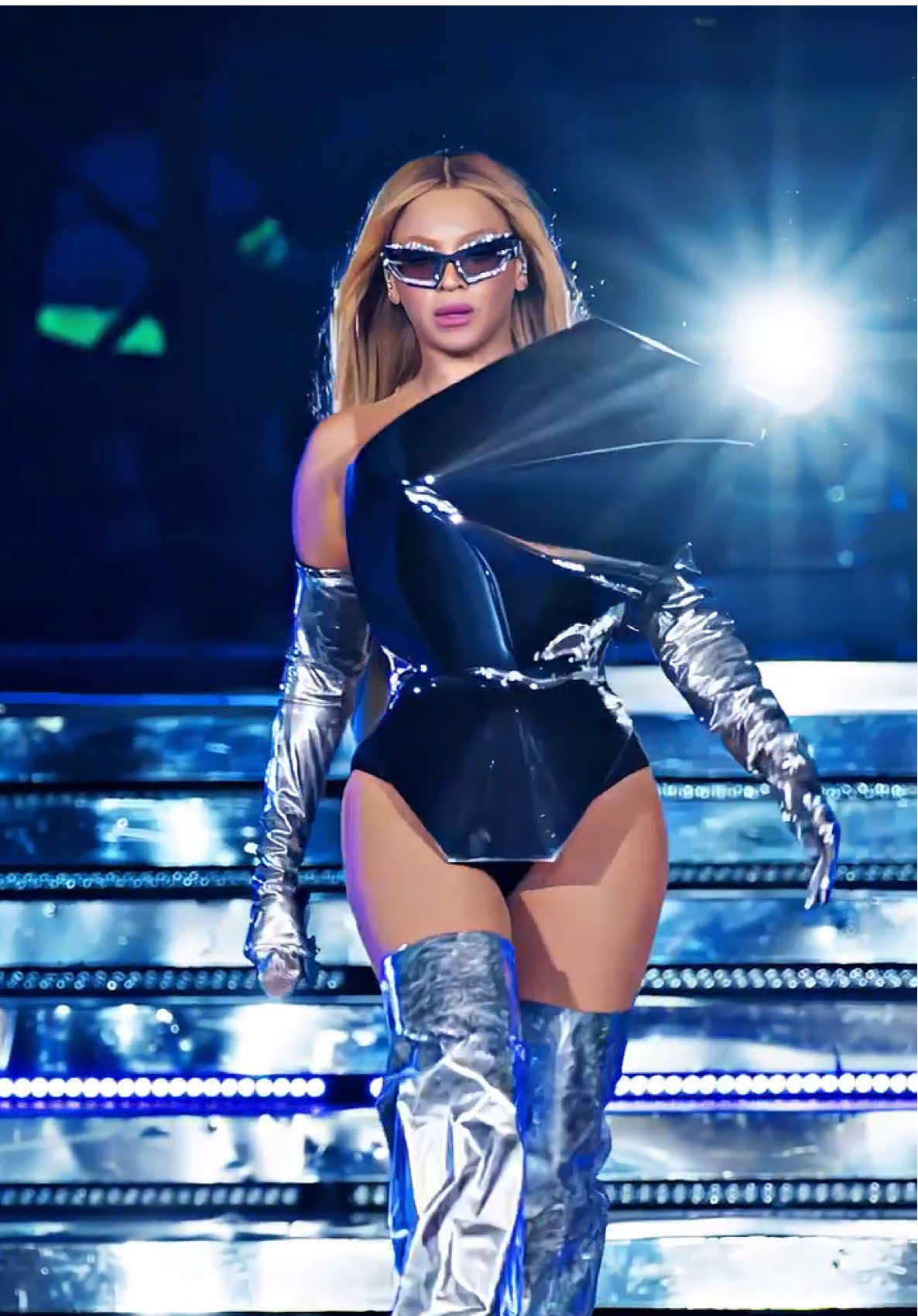 Strut unmatched, energy unbothered, and confidence on FULL display. Who else felt that main character moment during Diva? 💅🔥” #Beyonce #DivaEnergy #RenaissanceWorldTour #QueenBey #Beyhive #BeyonceLive #CatwalkGoals #MainCharacterEnergy #ViralMoments #TrendingNow #FYP #ForYou #ConcertGoals #BeyonceVibes #StagePerfection #BeyonceEdits #IconicStrut #BeyonceTour #UnmatchedEnergy #ConfidenceGoals #LivePerformance #PopCultureMoment #UnbotheredVibes #ShowStoppingLooks