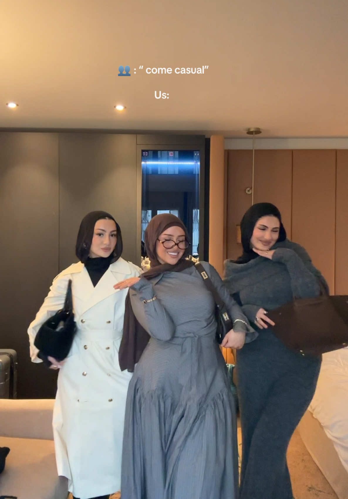 we dont know the word sorry #fy #hijabis #parisoutfits #hijabigirls #winterfits #friendgroup #modestfashion  @Noorjawadd @Lujayne  