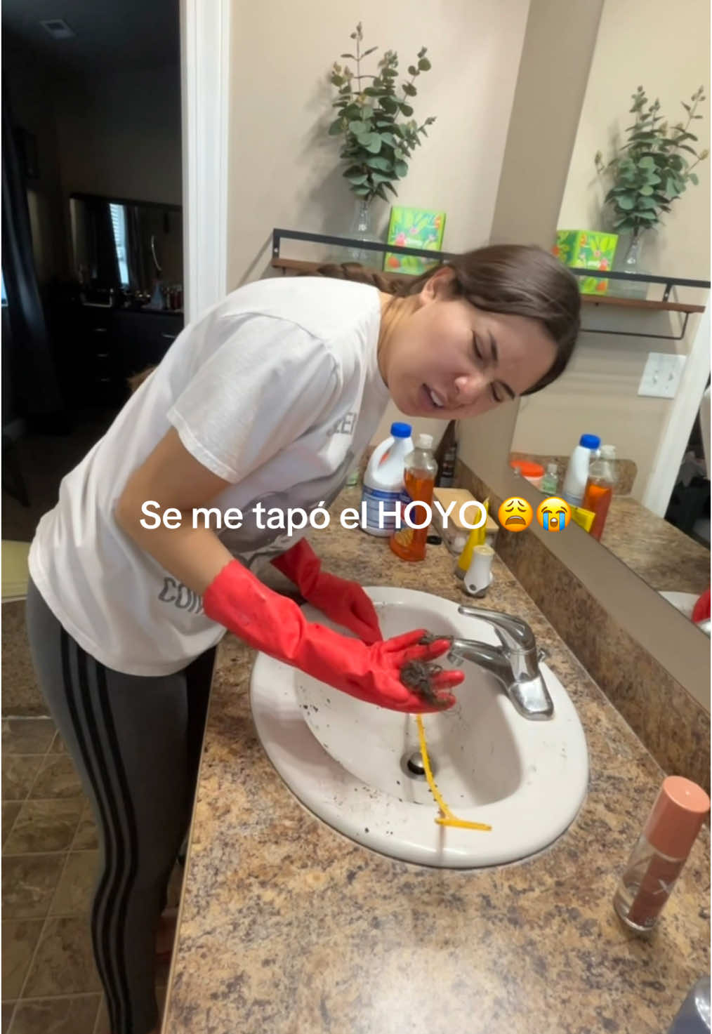 Se me tapó el hoyo 😤😭😩 #cleaningtiktok #cleaningvlog #cleaningvideos #comedia #amadecasa #mantenida #jazminvazquezv_ 