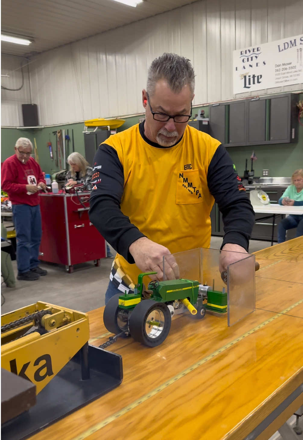 Micro Pulling MADNESS!! 😱🤯#tabletoppulling #nitro #tractorpulling 