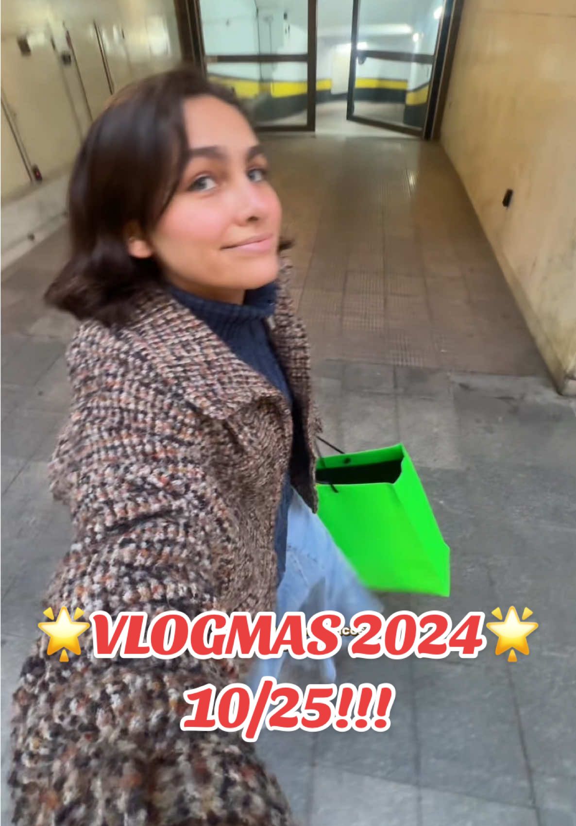 casi mitad de vlogmas🥹🫶🏽❤️ y yo no sé cual es mi favorito jijiji  #Vlog #grwm #Vlogmas #youtube #vlogmasyoutube #fyp #fyespaña #spain #madrid #españamadrid #españa #undiaenmivida #undiaconmigo #adayinmylife 