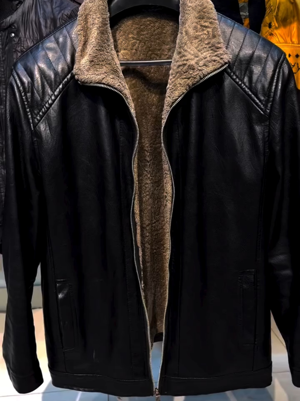 PURE LEATHER JACKET FOR MEN IN XL SIZE  #leather  #leatherjacket #mensfashion #mensjackets #men 