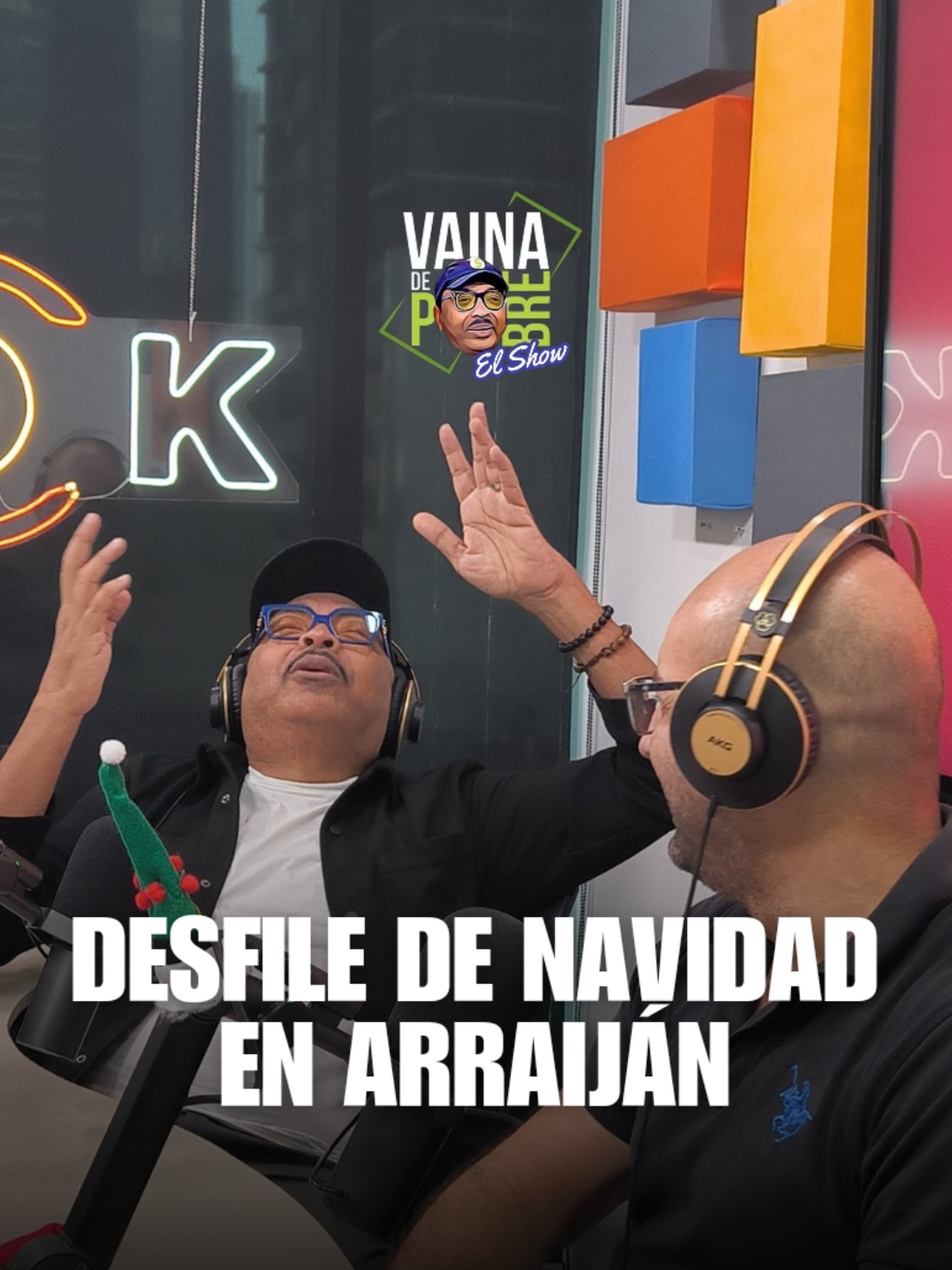 Aaa Buenooooo parece que a la alcaldesa de Arraiján le gusta ver el mundo arder 🔥🔥 Ahora resulta que el desfile de navidad será el próximo Lunes 16, si LUNES!!  Mira a Orman (si sobrevive a esto) y a Juan Carlos en @vainadepobre de Lunes a Viernes desde las 12md por Radio 93.3Fm, Youtube y TiktokLive