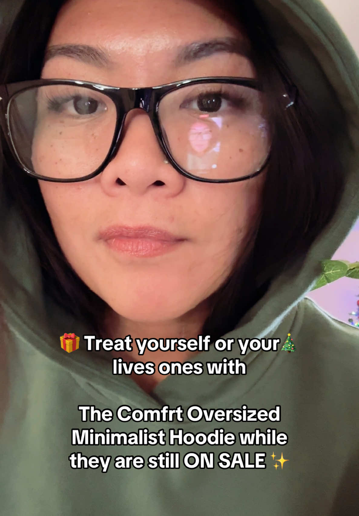 Stay cozy and calm this holiday season with the Comfrt Oversized Minimalist Hoodie! 🎄while they have them in stock @Comfrt  #comfrt #oversizedhoodie #hoodies #hoodieseason #tiktokshopfinds #tiktokshopholidayhaul 