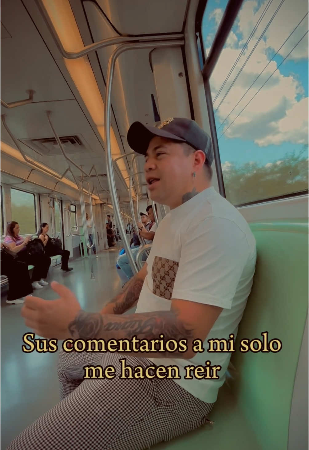 MI GENTE QUE TÍTULO LE PODNRIAN A ESTE VIDEO ?#pisandofirmecompadre #maycolrosero #artista #miangelito👼🕊💔 #musica #pobrecongustoscaros #Metro #Medellin 