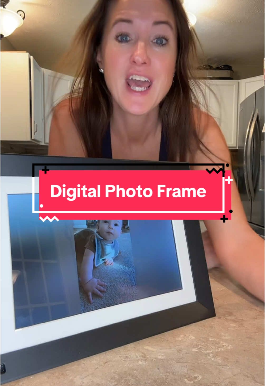 Digital photo frame is the must  have Christmas gift. #digitalframe #viralphotoframe #christmasgifts #sale #christmas #weddingtok #giftsforher #giftsformom #tiktokshop #tiktokshopholidayhaul 