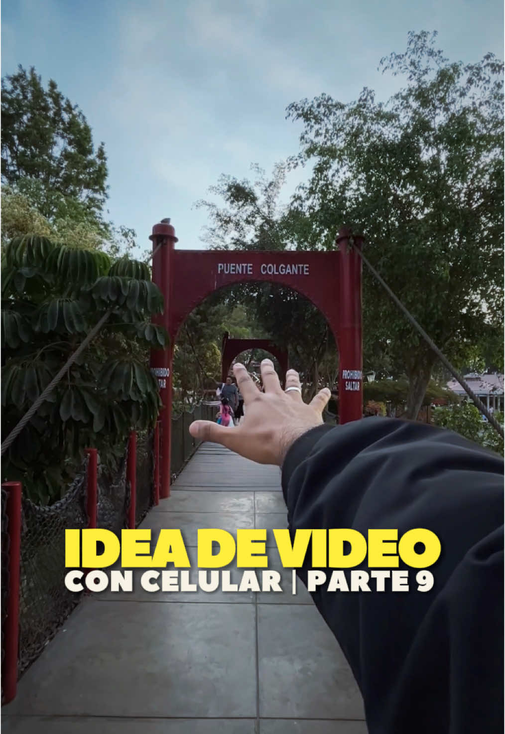 Idea de video para hacer con tu celular | Parte 9 📱🔥 Así puedes mostrar los lugares que visitas de manera más creativa! Sigue estos pasos: 1️⃣ Para el movimiento de mano, graba en 0.5x. 2️⃣ Para el segundo clip, usa la opción de cámara rápida y camina lo más estable posible. ¿Qué te pareció? 🤔  Guarda esta idea y úsala la próxima vez que salgas a grabar 🎬✨ . . . #iphonephotography #phonevideography #phonetransition #phonevideo #iphonevideo #transitions #filmmaking #shotoniphone #videography #videotips #audiovisualesperu #videoedits #videotips