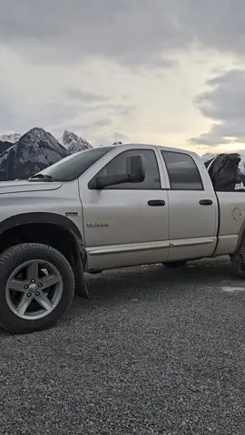 Back on the Road 🏞 New Engine, New Rubbers & a New Windshield.  Betsy got some cosmetic work done and now she's ready to chase pow 😈 #hemi #dodgeram #roadtrip #powchaser #mountainview #travelbc 