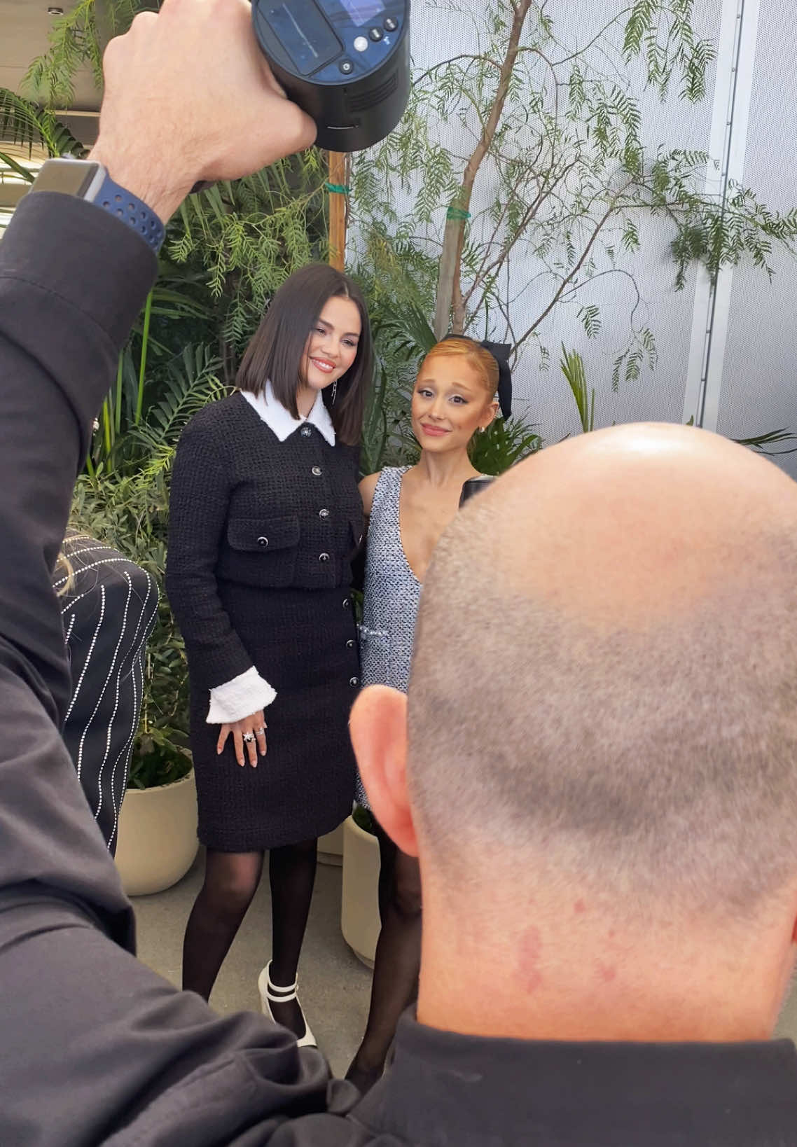 I went to the Chanel x Academy luncheon today and caught this moment. #arianagrande #ariana #wicked #selena #selenagomez #emiliaperez 