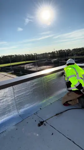 #bardok #construccion #roofingcontractor #parejasdivertidas 