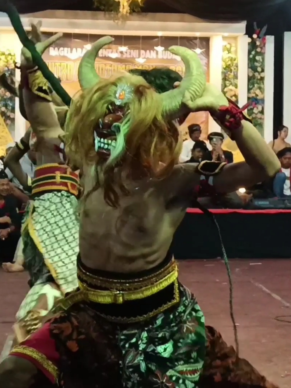 sirno versi warok putro aswotomo manunggal bagusan parakan temanggung 🔥 #shafiratmg #pristian22 #waroksurup #warokan #warok #waroktemanggungan #pam #putroaswotomomanunggal #putroaswotomomanunggalbagusan #aswotomo #nyeni #sirno #fypシ #fyp #kebogiro #temanggunghits 