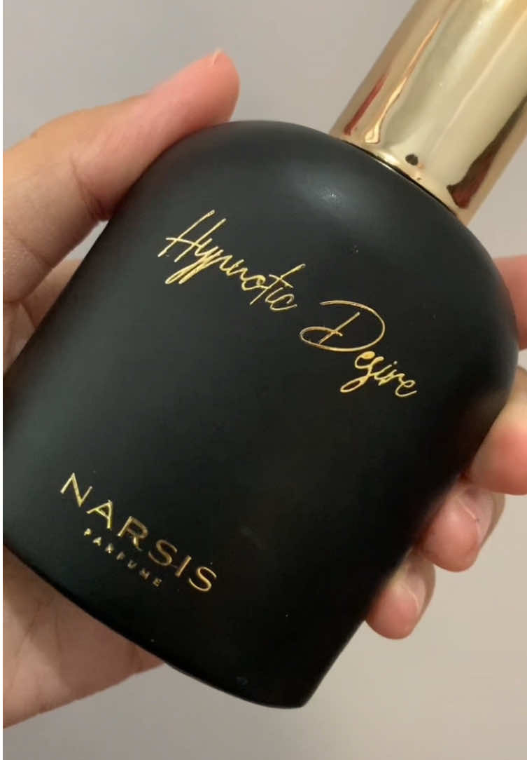 definisi wangi cewe yg udah gapeduli omongan orang @Narsis Official  #narsis #narsisparfume #narsishypnoticdesire #hypnoticdesire #parfumviral #parfumtiktok #parfum 