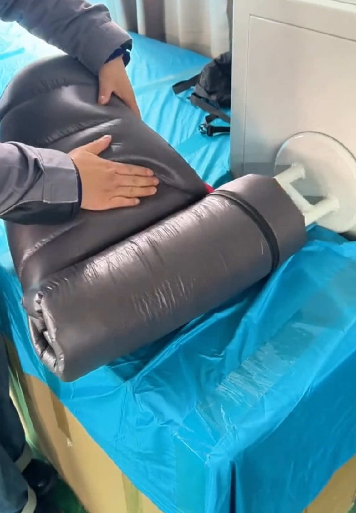 Satisfying Sleeping Bag Compressed Packing Factory 😳 #sleepingbag #sleepingbagfactory #factory #compressed #satisfying #oddlysatisfying #fyp 