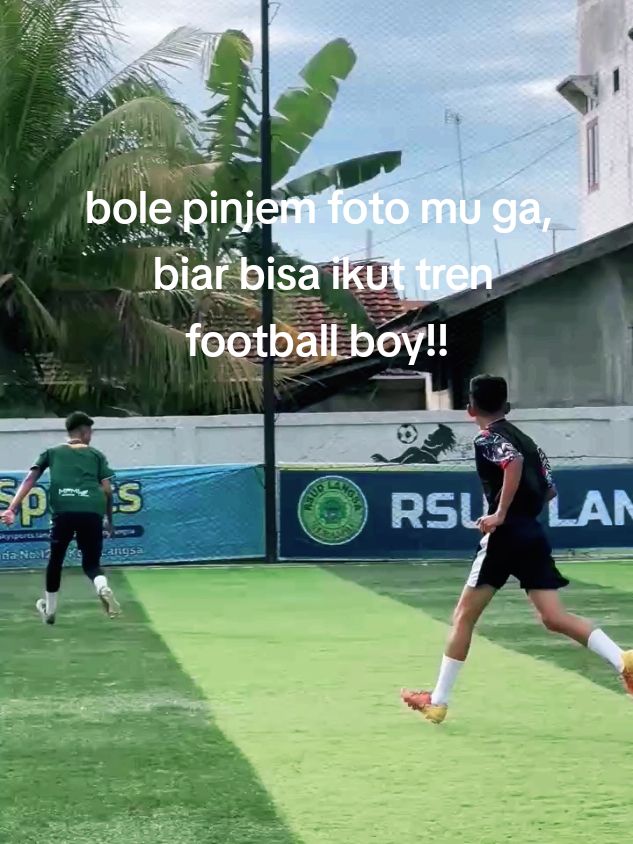 mau pinjem foto siapa ya🤔😄😂 #trend #footballboy  #fypシ゚ 