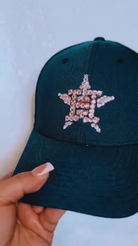Pink hat fans 🎀🤘🔥 #astros light pink 💗💗💗💗 #fyp #cutehats #cutehatseason #hat #cap #caps #ootdinspo #houstontexas #hou #spacecity #viral #pinkhat #girlpower  