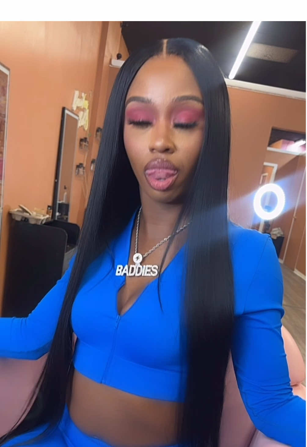 Buss middle part 🔥🔥 . . On @SummerNoneOther  Hair from @ultimatehairco  #baddiemidwest #summernoneother #mvb #baddies #detroit 