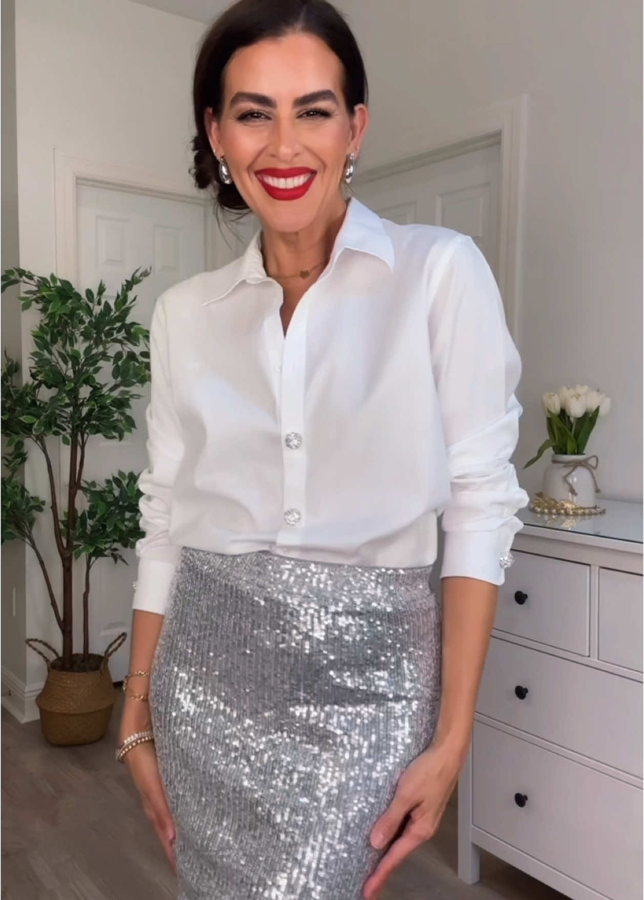 How to glam up you shirt! Everything in my L T K💋 And the perfect Holiday sequin skirt!❤️  #holidayoutfits #sequinskirt #fashionhacks #newyearsoutfit #fashiontiktok #styletips #doranellyspatton #modestfashion 