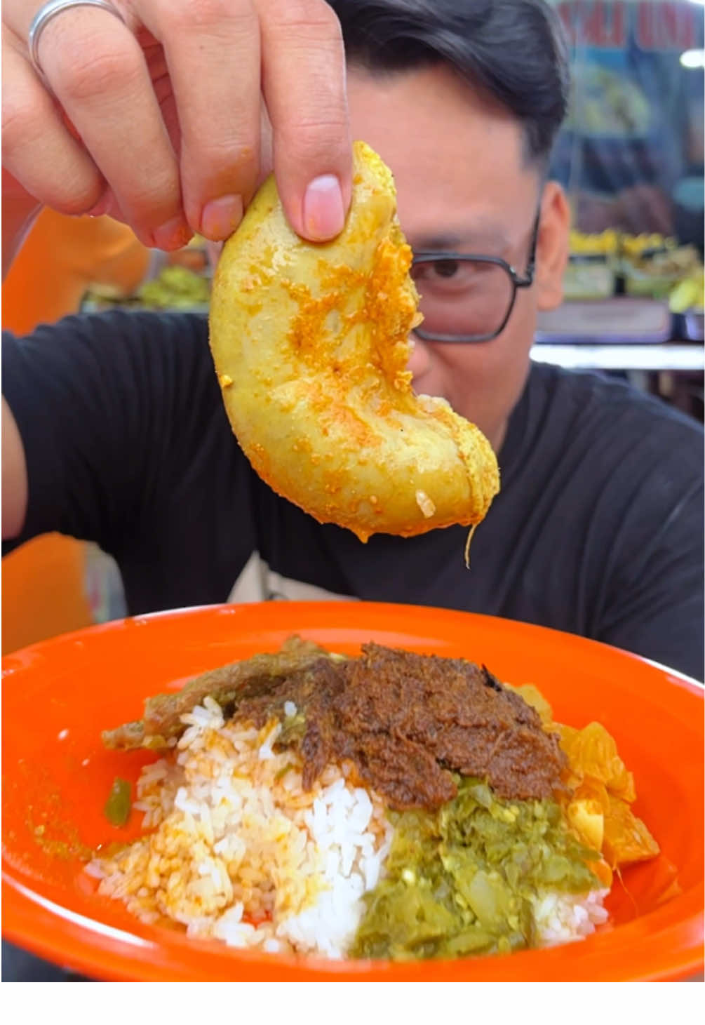 SEPANJANG JALAN DIPANGGILIN MULU SAMA UDA DAN UNI DISURUH MAMPIR 😂 - Selama ini cuma nontonin kontennya orang-orang di sentra nasi kapau ini, ehh sekarang bisa ngrasain sendiri. Yupsss emang enak!  - #kuliner #kulinerjakarta #SerunyadiTiktok #kulinerkotajakarta #jakarta #pasarsenen #kulinerjakartaselatan #kulinerjakartabarat #kulinerjakartapusat #kulinernusantara #nasikapau #kulinerbukittinggi  #TTPetualangPro 