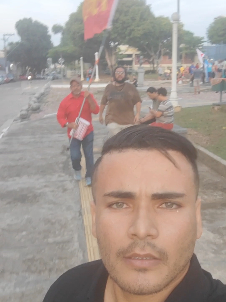 A Esquerda em Manaus também é assim! 