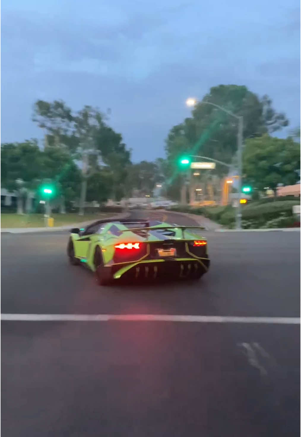 SV trying to be quit 🤫 #lamborghiniaventadorsv #lamborghiniaventador #lamborghini #aventador #supercar #supercars 