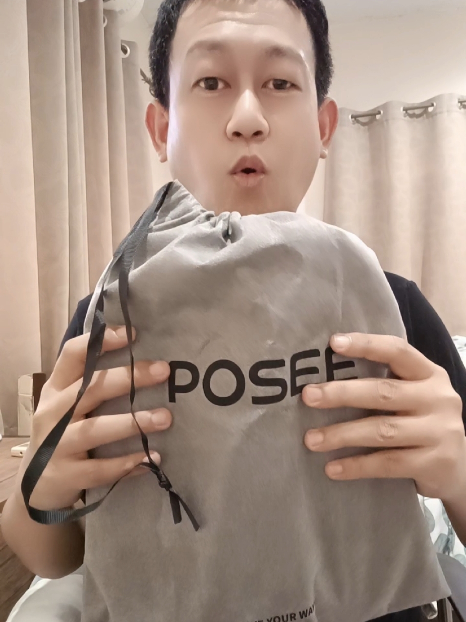 POSEE รองเท้าแตะเหยียบเค้ก วัสดุที่ทำยืดหยุ่น รองส้นนุ่ม กันลื่น #posee #poseeslippers #รองเท้าแตะผู้ชาย #รองเท้าแตะ 