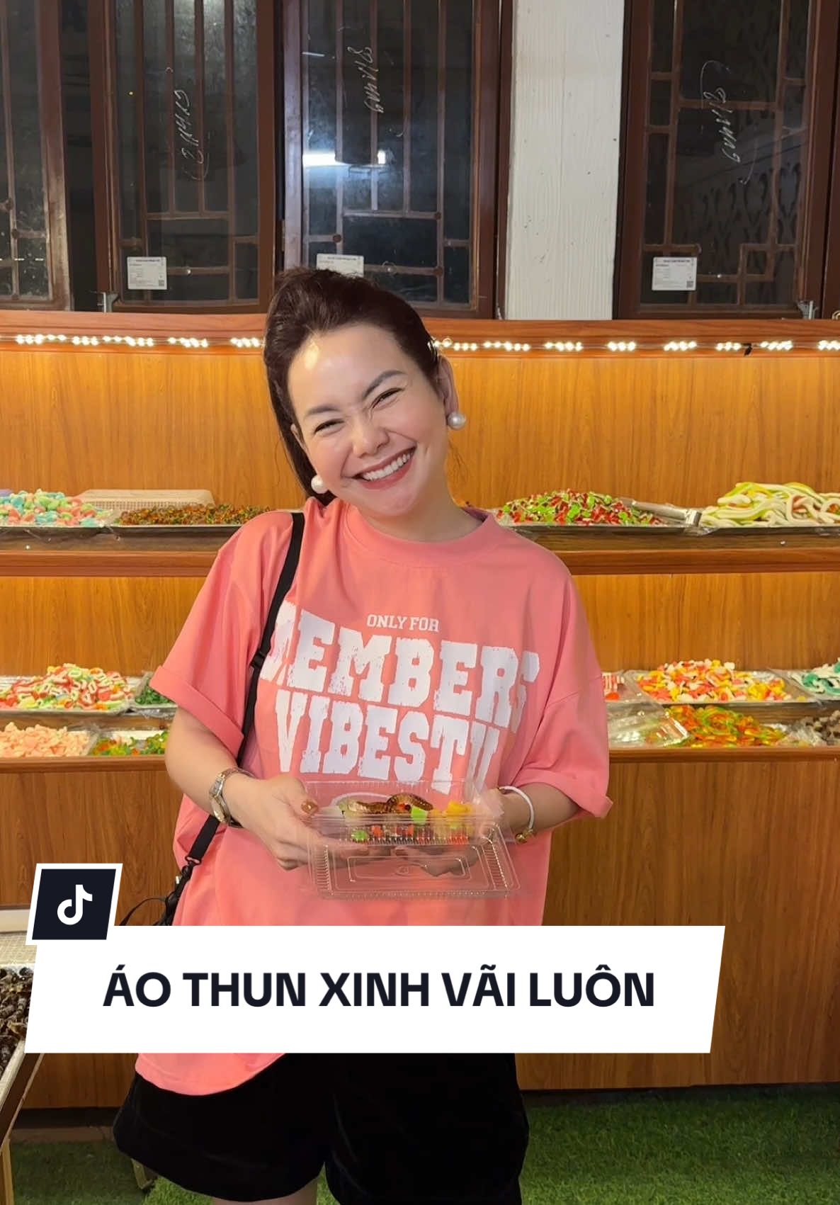 Áo xinh vậy có hơn trăm. #luulyngoc88 #aothun #aothuncotton #localbrand #aothununisexnamnu 