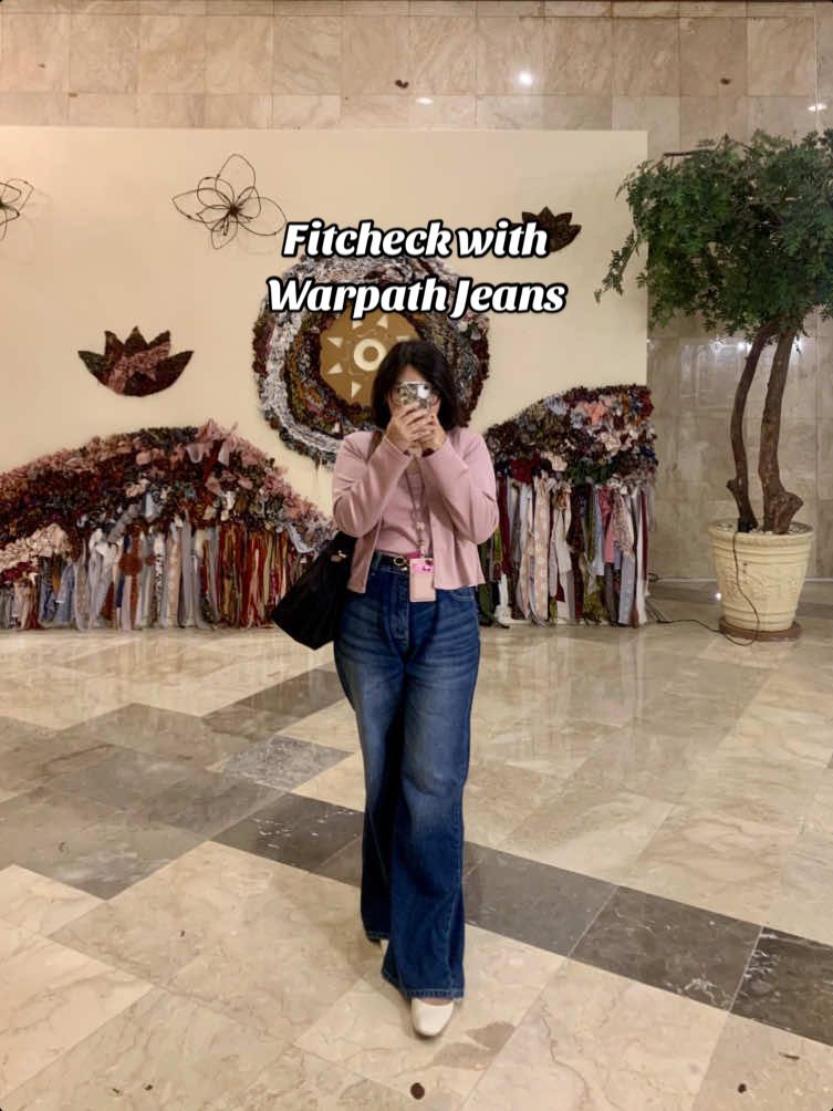 iseng buka @warpath jeans karna kok lucu bgt?! mumpung besok 12.12 save dulu kali yah? kalian co besok aja plis biar dapet harga diskon!🫵 #fitcheck 