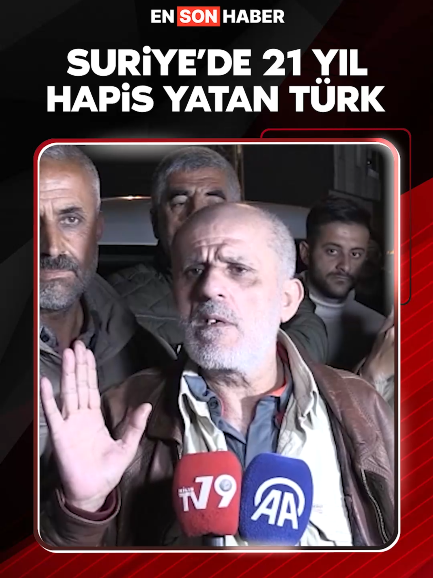 Suriye'de Esad rejiminin devrilmesinin ardından 21 yıldır bulunduğu Şam'daki cezaevinden çıkan 53 yaşındaki Mehmet Ertürk, Kilis'teki ailesine kavuştu. #cezaevi #suriye #şam #esad #türk