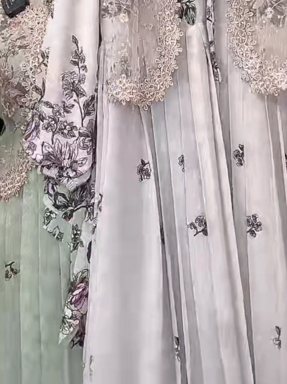 Qiana Dress Ceruty Printing Mix Burkat Tile Set Hijab Segi Empat#dress #dressceruty #dressbrukat #dresssethijab #dresscerutyprinting #dresspremium #masyaallahtabarakkallah #fashiontiktok #trending #trend 