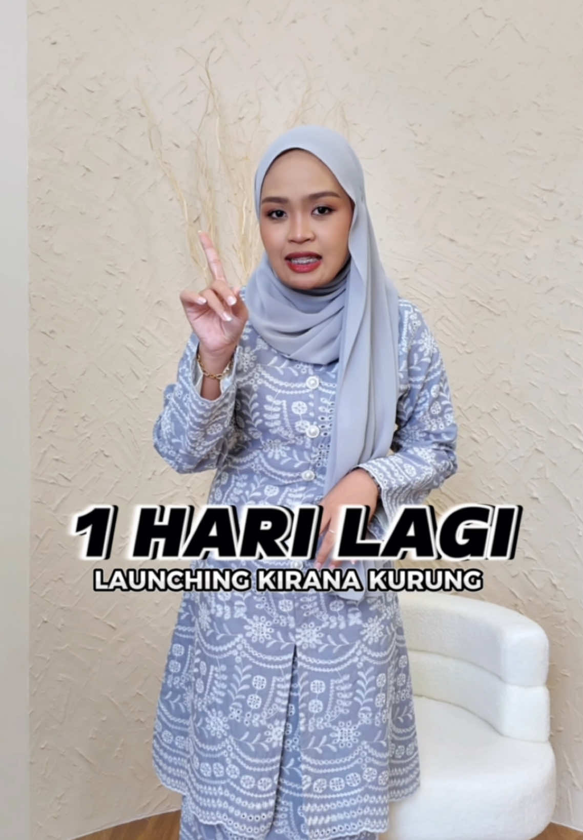 🎊‼️ 1 HARI SAHAJA LAGI ‼️🎊 Korang !! Tinggal 1 Hari Sahaja Lagi untuk LAUNCHING KIRANA KURUNG 🥳🎉  Mesti semua dah ready nak dapatkan Kirana Kurung kita ni kan✨😍 Untuk design ni kita ada dalam 10 warna yang sangat cantik✨ Confirm Qaamnie Lovers semua pening nak pilih mana satu🤣 Cepat tag bestie, adik, kakak, mak korang kalau nak pakai matchy matchy time raya nanti😍🥰 Jangan lupa Register Live Event Sekarang‼️ LIVE LAUNCHING KIRANA KURUNG📌 Khamis 12/12/2024 🗓️ 8:00 PM ⏰ #fyp #foryou #kiranakurung #kiranakurungqaamnie #qaamniecollection #qaamniertw #qaamnieraya2025 