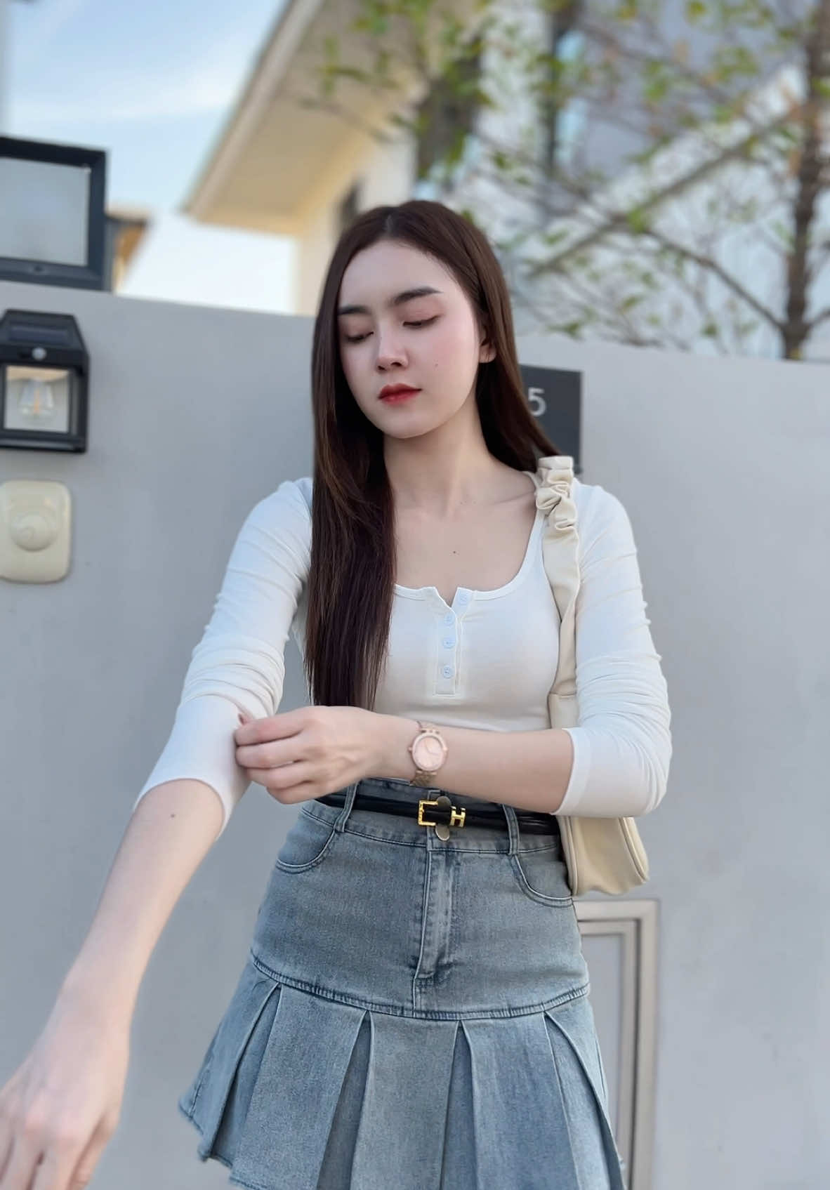 เสื้อรุ่นนี้ผ้าดีสุดๆ 🤍🥰 #เสื้อแขนยาว #เสื้อแขนยาวเข้ารูป #fyp 