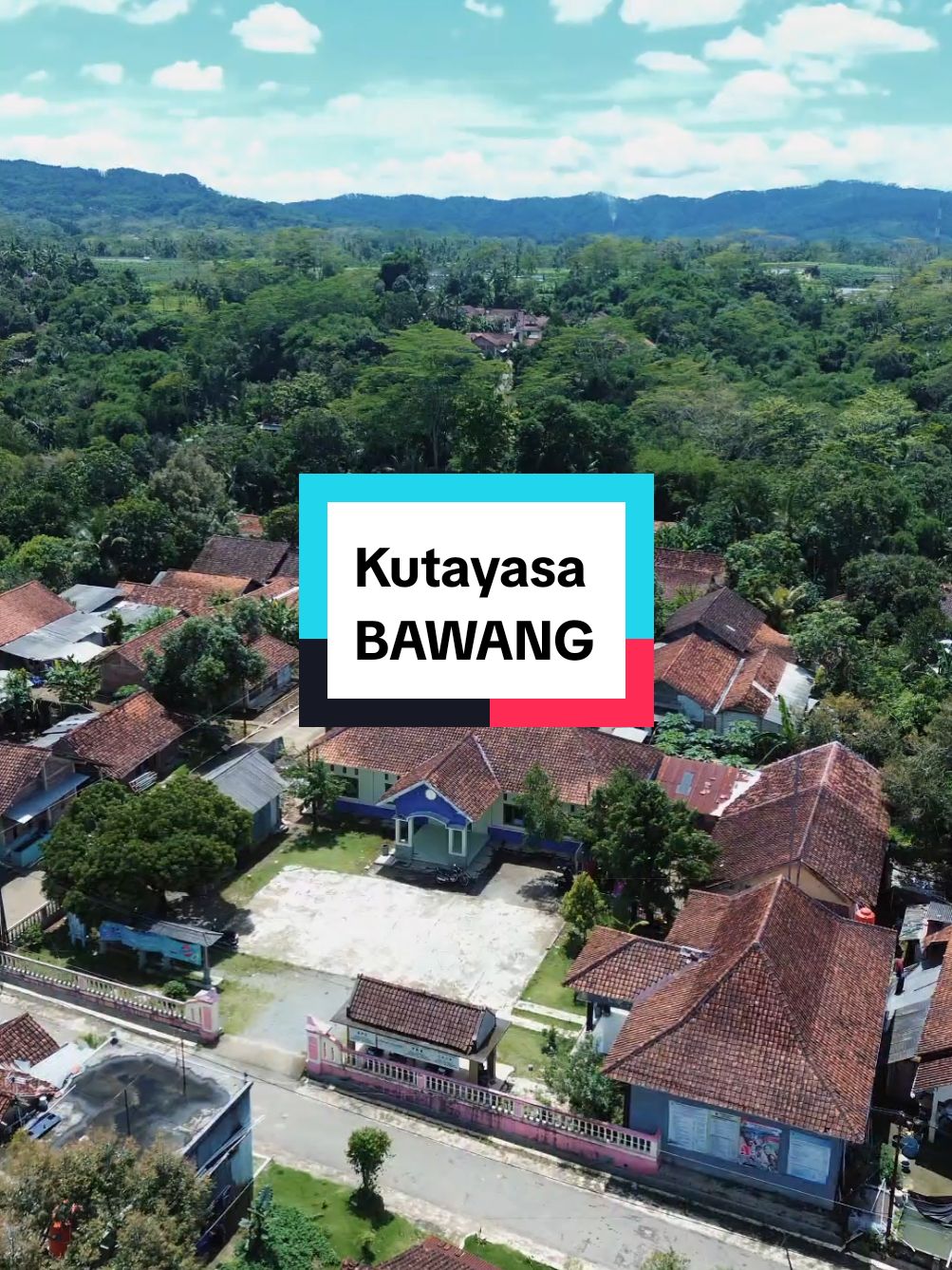 Udah sampai Desa Kutayasa nih. Halo warga desa, izin terbang nggih. 📍Desa Kutayasa, Kecamatan Bawang, Banjarnegara #kutayasabawang #bawangbanjarnegara #banjarnegara #dronevideo #fyp 