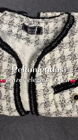 Blazer tweed jadi favoritebgt, tebel dan ga bikin gatel. Warnanya cakep poll!!#blazeroutfit #blazertweed #koreanstyle #melisaoutercardiganimport 