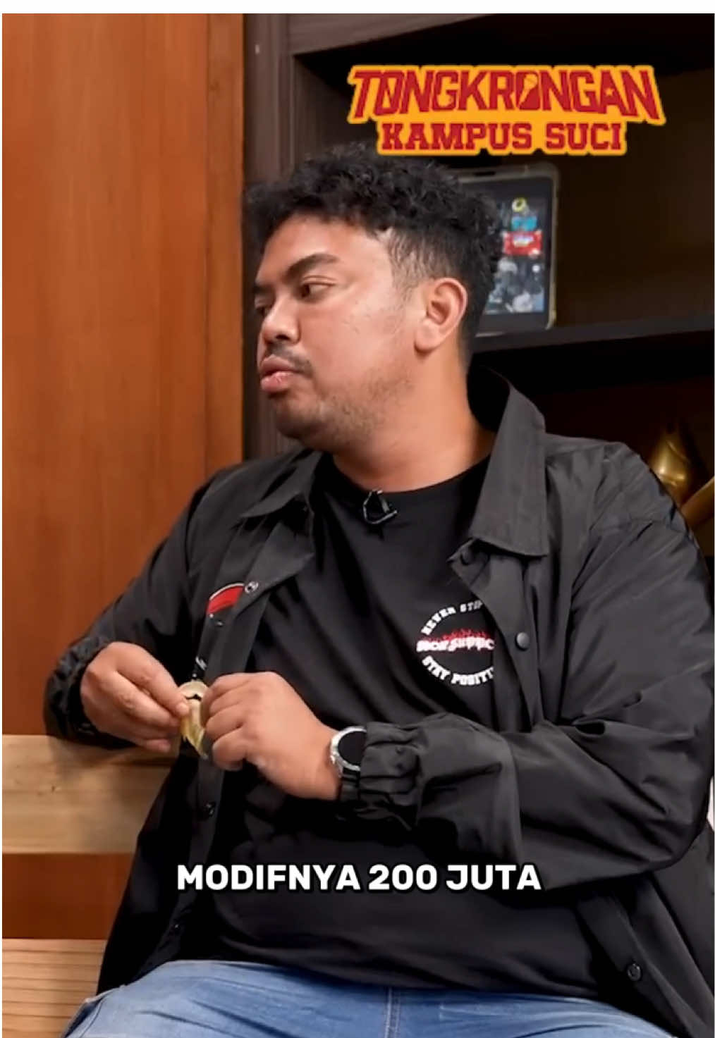 Modif motor aja sampe 200 juta. Kaum mendang mending gak bisa relate 😭 Tonton video selengkapnya di YouTube Stand Up Kompas TV #AnantaRispo #Rispo #Gilbhas #BoahSartika #KampusSUCI #TongkronganKampusSUCI #Podcast #Komedi #Otomotif #fyp #fypviralシ #masukberanda