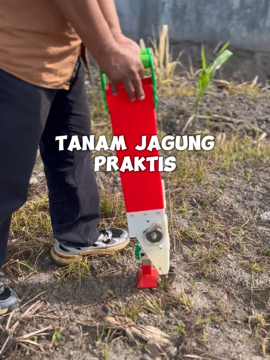 rekomendasi alat tanam jagung 😊  #alattanamjagung #musimjagung #tanamjagung #petanijagung #petanimuda #petanisukses 