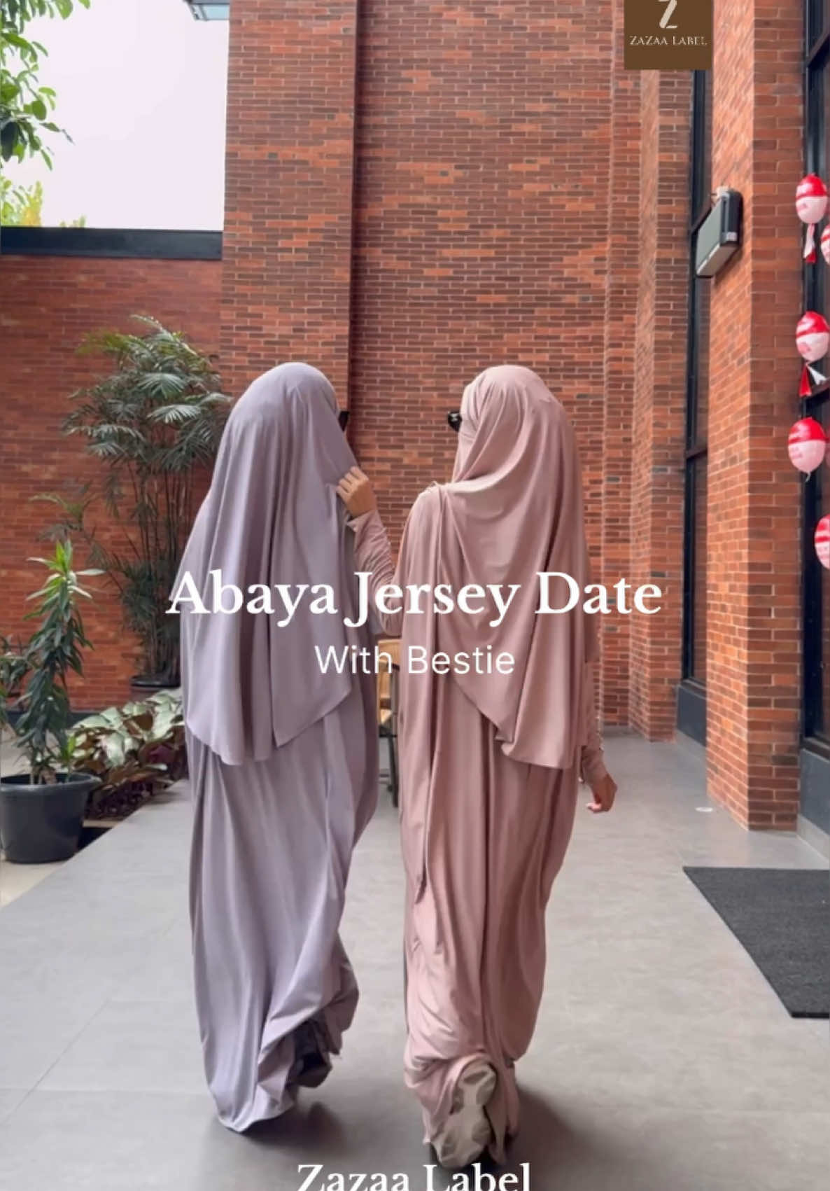 Ootd abaya jersey bareng bestie 🫶🏻🥰 #abayajersey #ootdabayajersey #abaya #gamishitam #tutorialmekeup #quotesislami #quotesdaily #funny 