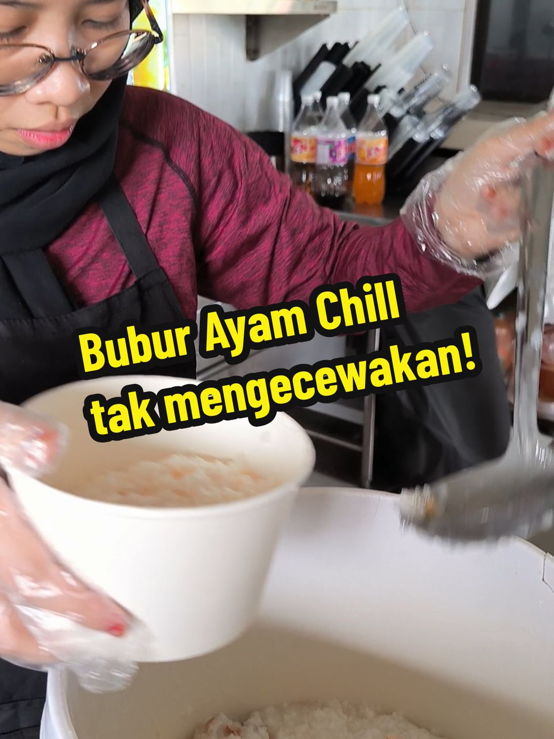 Serius kena cuba, bubur nya empuk lagi menyedapkan. Bubur Ayam Chill puas hati InsyaAllah (ifa yang buat tau😅) #MakanLokal #ayamgoreng #CFC #friedchicken #pekan