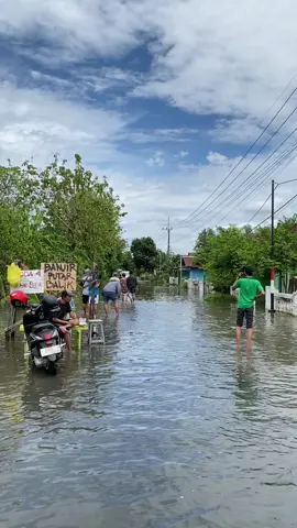 Rabu, 11 Desember 2024 Update informasi  bencana banjir Dusun Beluk, Desa Jombok, Kesamben, Jombang  #banjir #bencanabanjir #jombang #infojombang #kabarjombang #banjirjombang #jombang24jam #jombangtiktok #fyp  