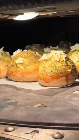 Brioches fromages zaatar 🔥 #pourtoii #paris #juni 