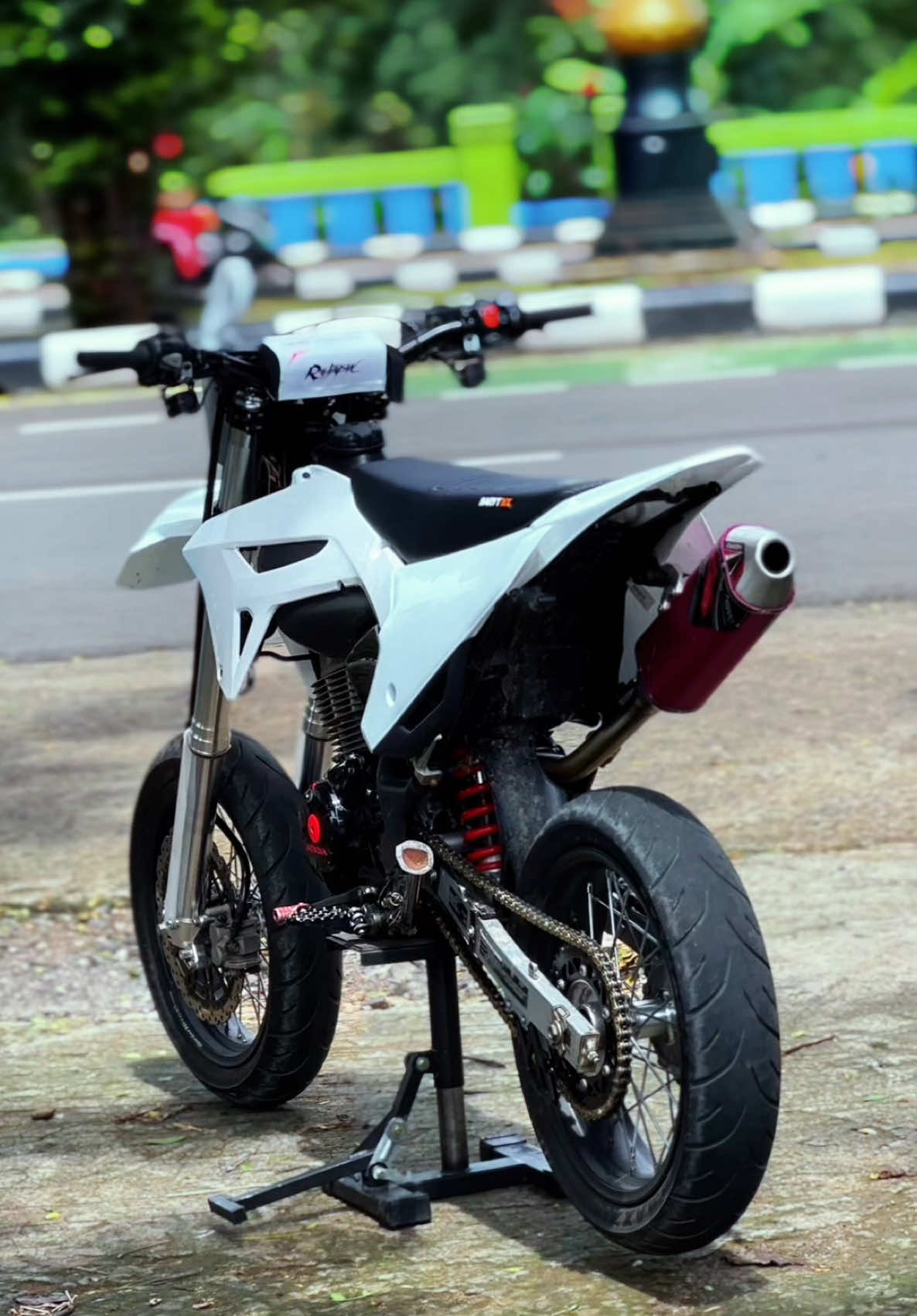 😍 @Harvymx  #bemskuy #supermoto #crf450supermoto 