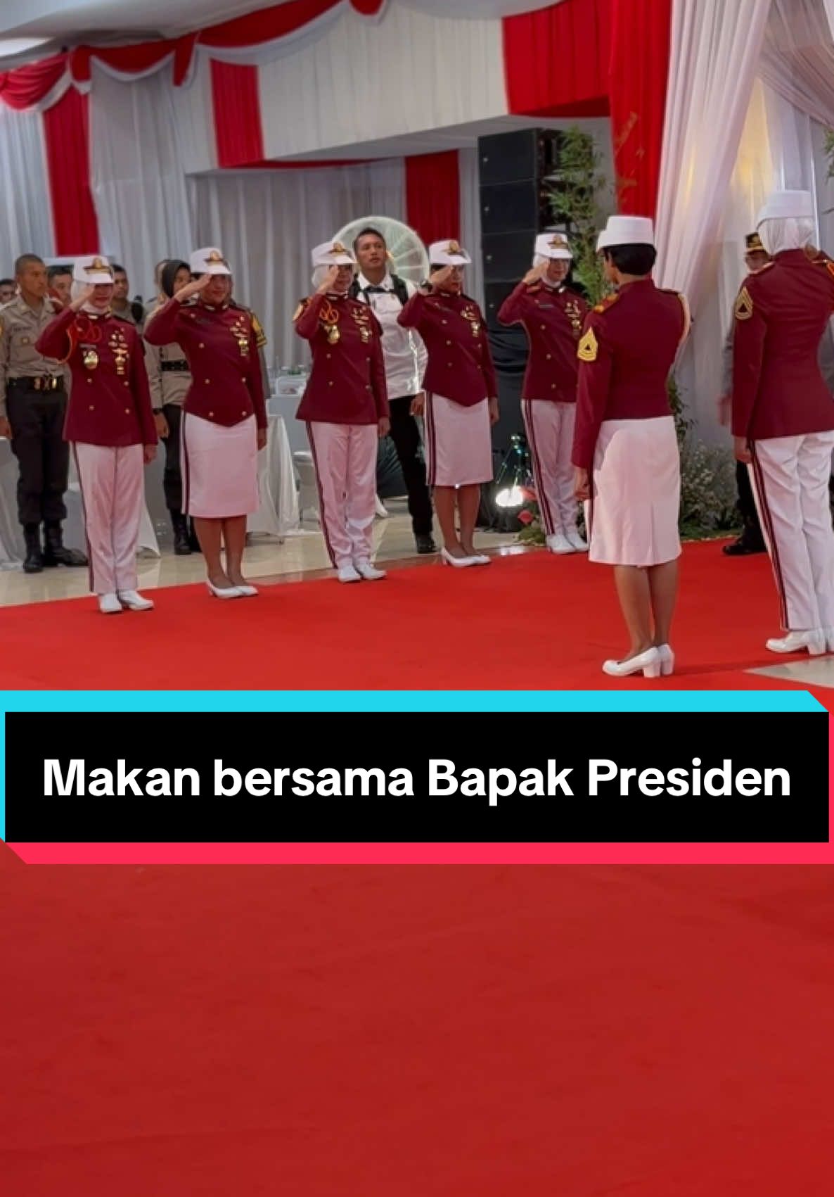 Makan bersama Bapak Presiden #koperasiakpol #akpol #fyp #tarunaakpol #makanbersama #presiden #presidenindonesia #longervideos 