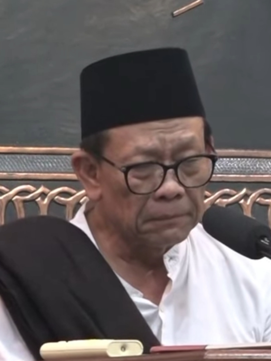 Bersyukurlah atas apa yang kita miliki. Rasa syukur membuat kita dapat menikmati hidup apa adanya tanpa belenggu gengsi #pemudahijrah #sholawatviral #kajian #jepara #sholawatanyuk #girikusumo #santri #mbahmunif #mbahmunifzuhrigirikusumo #mranggen #demak #jamuna #nderekguru #guru #khmunifzuhri #demak 