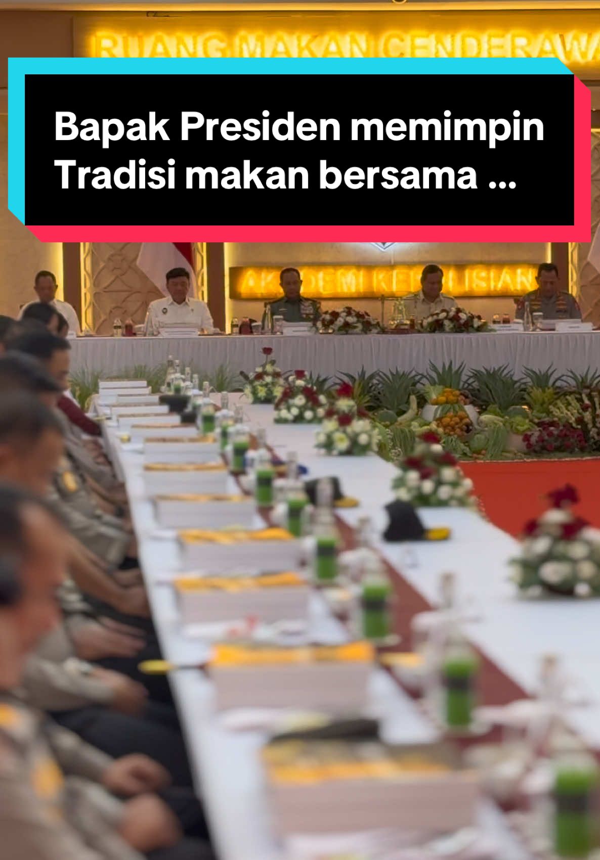 Bapak Presiden memimpin Tradisi makan bersama … #koperasiakpol #akpol #fyp #tarunaakpol #presiden #makanbersama #longervideos 