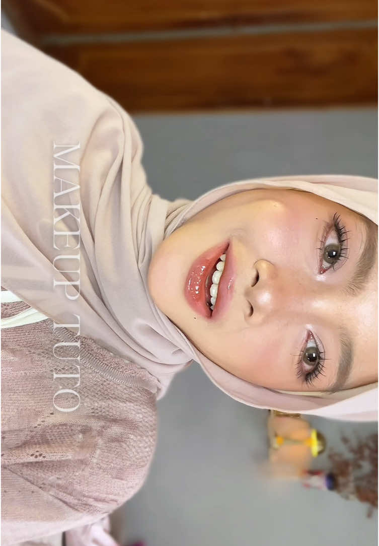 Membalas @kya🦋 here's simple makeup tuto🤍 up ulang tadi soundnya ilang:) #makeup #makeuptutorial 