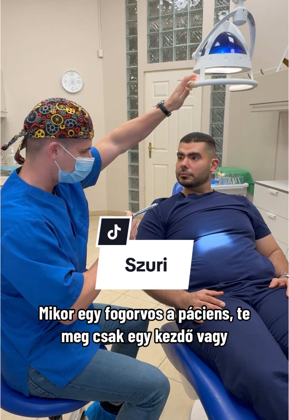 Mikor Foad ül abban a bizonyos székben, nagy a teher 😂 #joke #fogászat #fogorvos #doktorfoad #szájsebész 