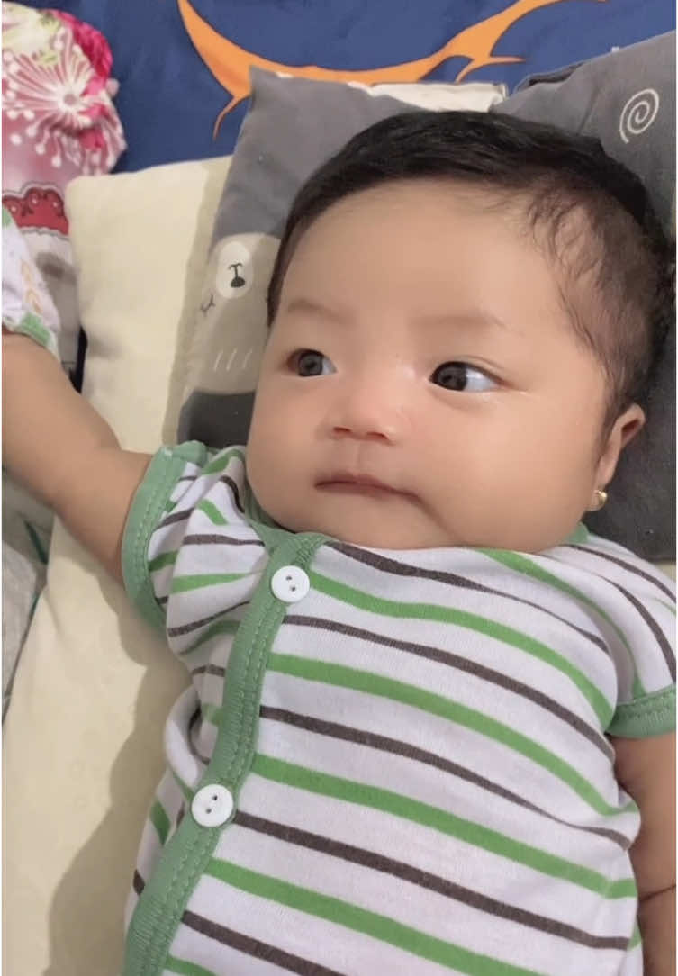 Celine punyanya pipi onty uncle 👶🏻🤏🏻 #clayton #babylucu #fyp #fypage #bayisehat #bayiluc #babygemoy #baby #babylove #babytiktok #babyfever #celine #cipung #cundamani #babydragon #viral #modelbaby #modelbayi #masyaallahtabarakkallah❤❤❤ #masyaallahtabarakkallah #allahumabarik 