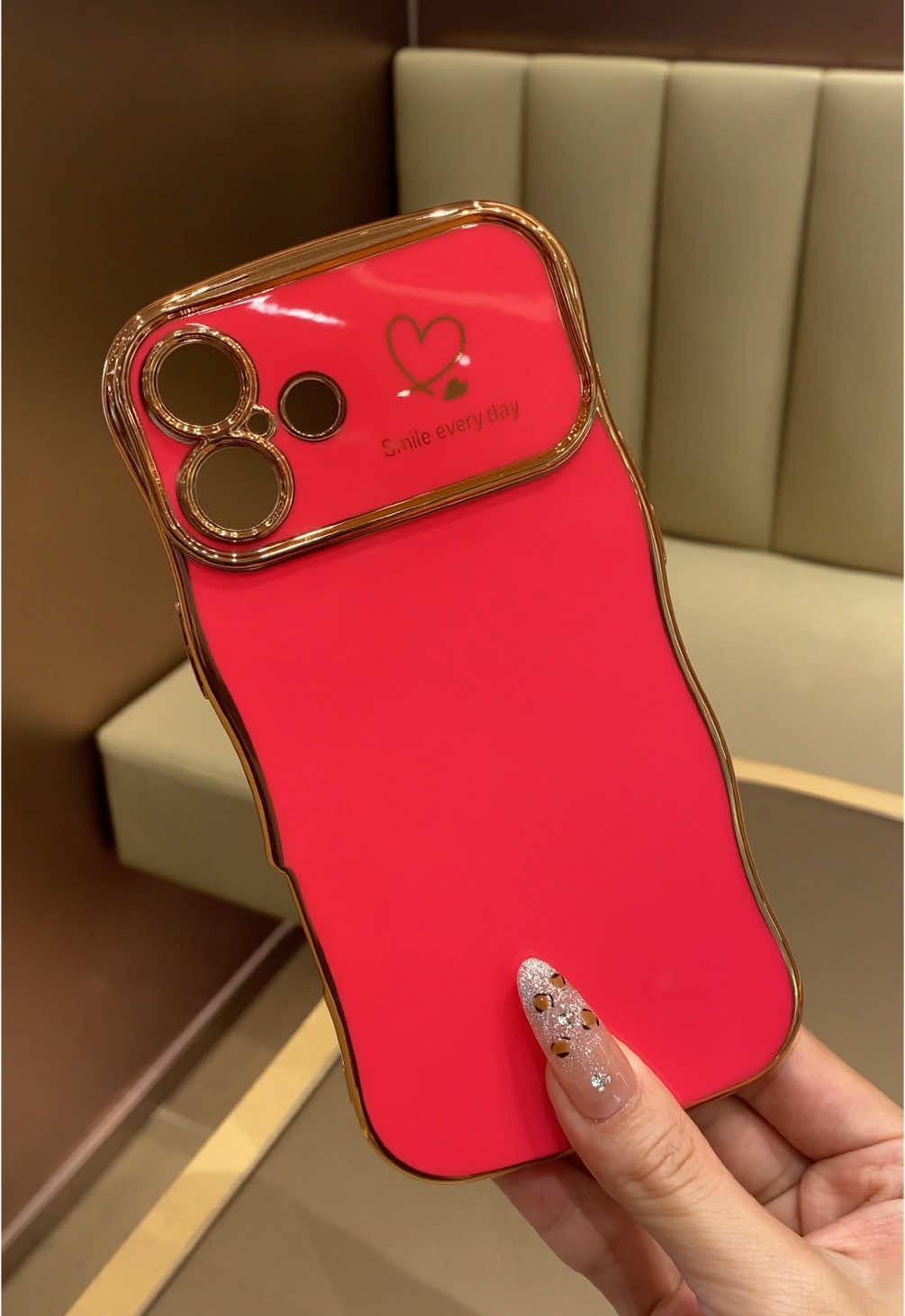 It looks super cute good on my iPhone！！ #iphone16promaxcase #iphone15promaxcase #iphone14promaxcase #iphone12promaxcase #iphone13promaxcase #iphone11case #iphonecase #wavycase #hotpink #iphone14case #fyp 